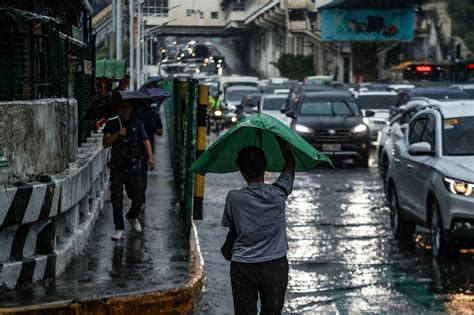 Ilang lugar sa Metro Manila binaha dahil sa magdamag na ulan.